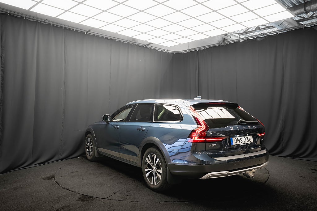 Volvo V90 Cross Country B4 AWD PANO DRAG 360° HUD H/K D-VÄRMARE
