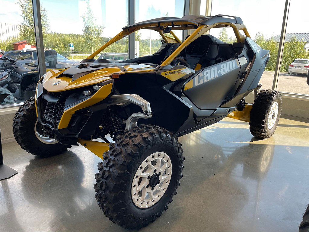 Can-Am Maverick R 999T X RS DCT SAS Carbon Black & Neo Yellow