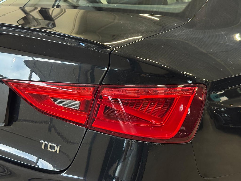 Audi A3 Sedan 2.0 TDI Ambition *3,99%* Sv-Såld