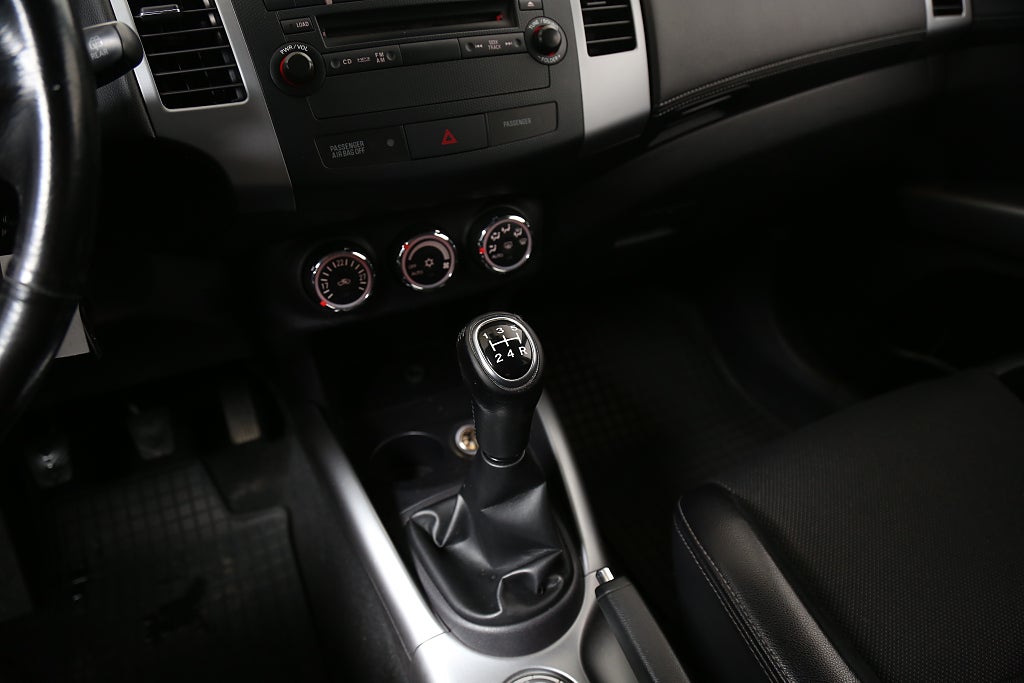 Mitsubishi Outlander 2,4 MIVEC 170hk Comfort AWD 5-Sits 2011