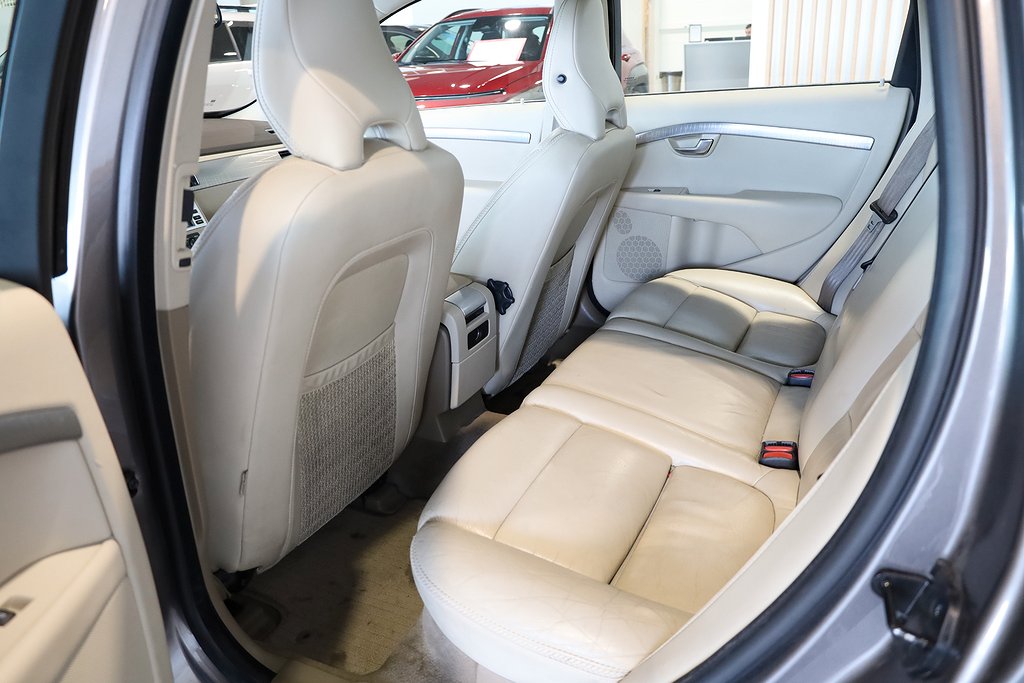 Volvo XC70 D5 Summum AWD Aut Keyless PDC BLIS Läder Drag 2011