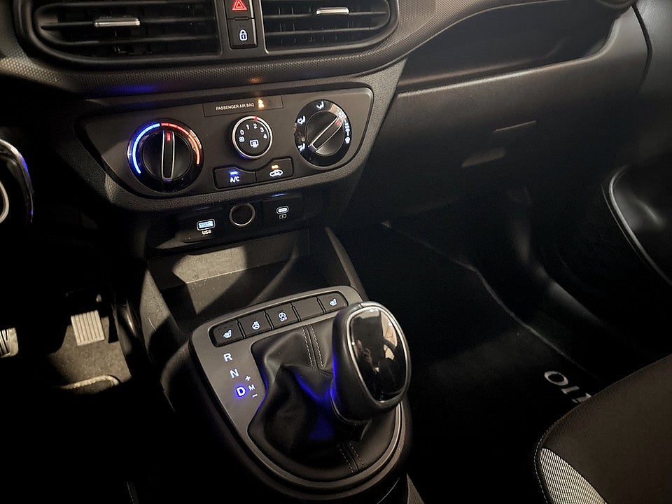 Bild på Hyundai i10 Essential 1.0 MPi 67hk AMT Aut B-KAMERA CARPLAY