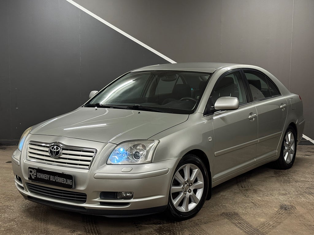 Toyota Avensis Liftback 2.0 D-4 VVT-i