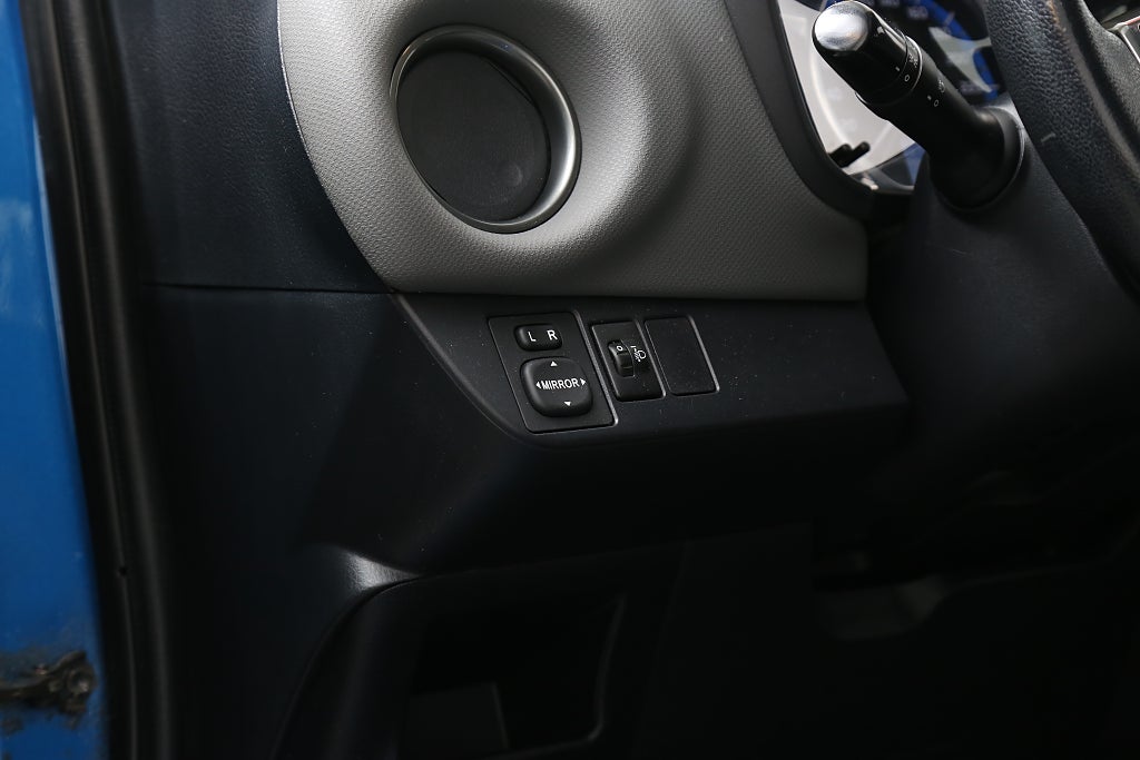 Toyota Yaris 1,5 VVT-i Hybrid e-CVT Active Kamera Motorvärmare 2015