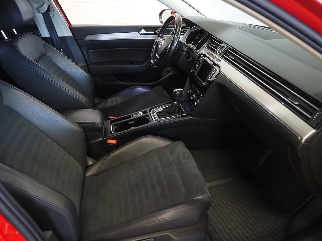 Volkswagen Passat Sportscombi 2.0 TDI R-Line | Värmare | Drag | 2017