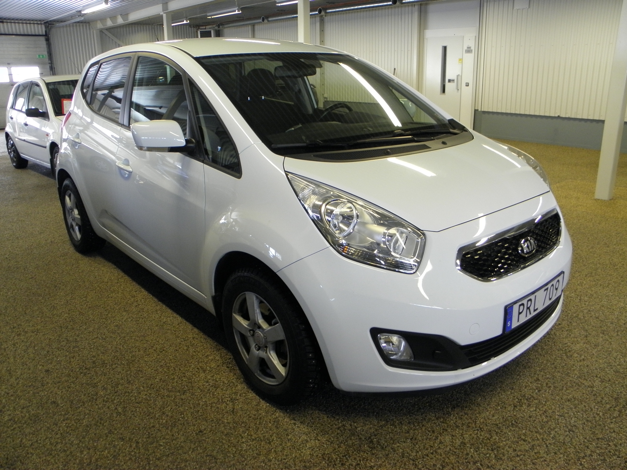 Kia Venga 1.6 CVVT Automat 125hk 2014, bild 2/33