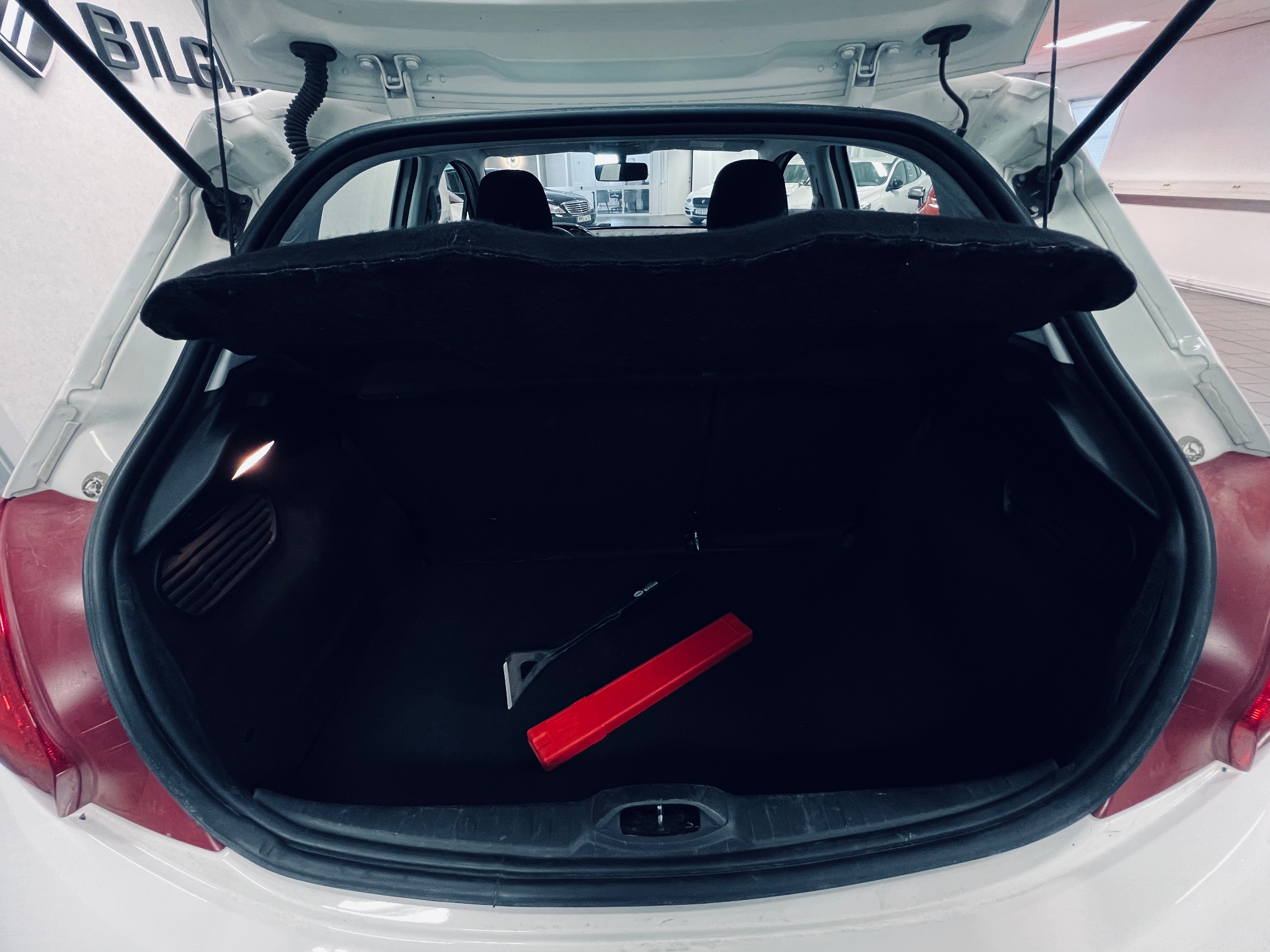 Peugeot 208 1.2 VTi 82hk 2014, bild 7/54