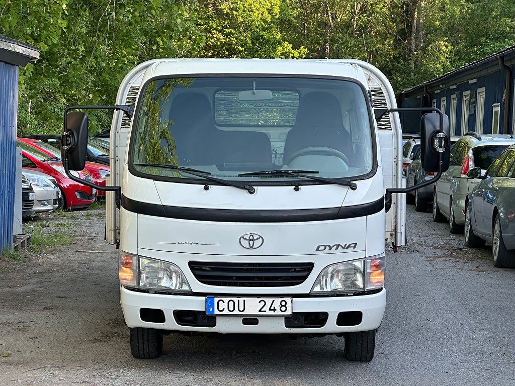 Toyota Dyna 3.0 D-4D 109hk Endast 11900 mil Välskött En ägare