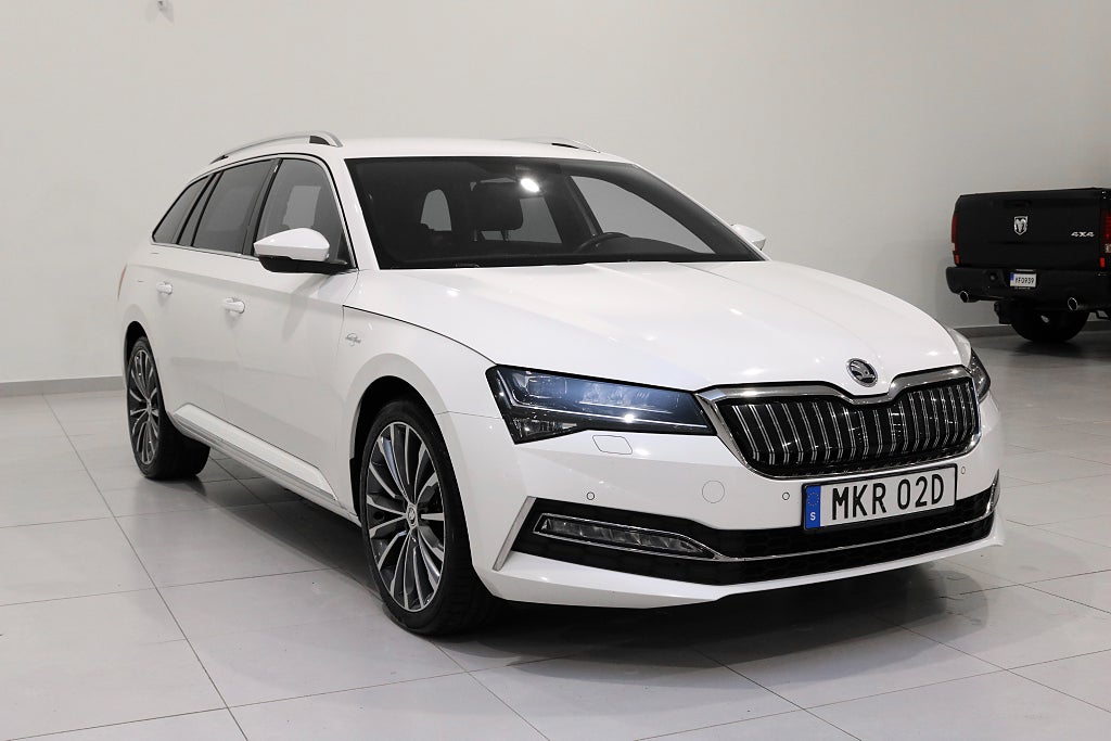 Skoda Superb iV Kombi 1.4 TSI Business Edition/L&K/Drag/Värmare