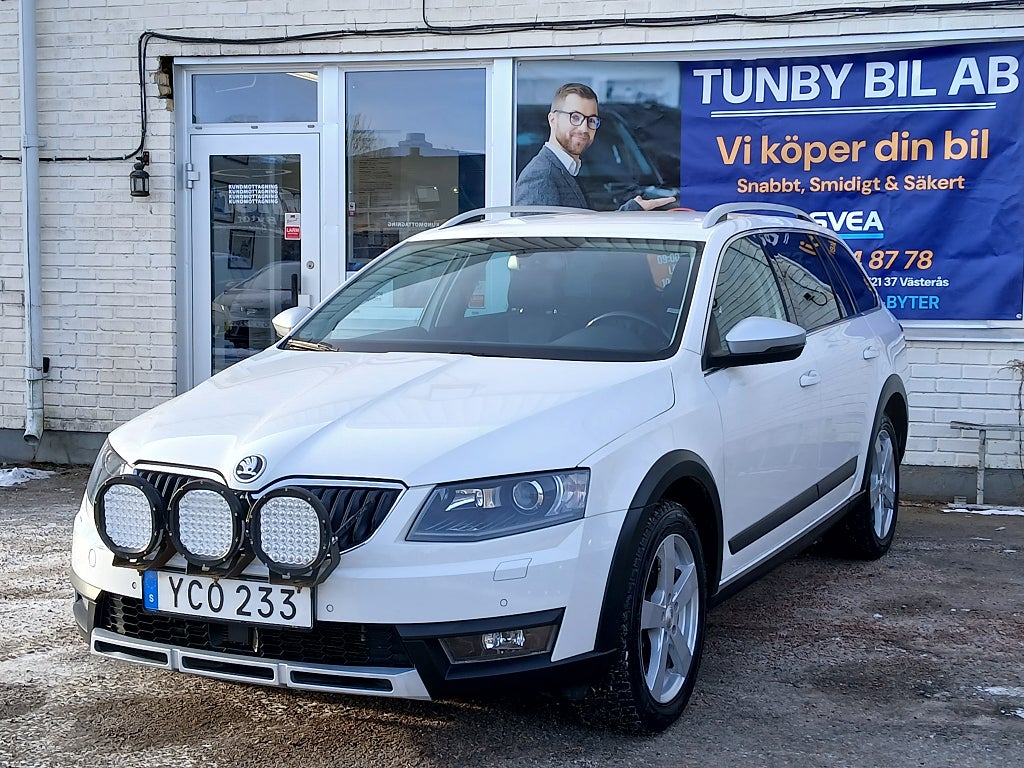 Skoda Octavia Scout 2.0 TDI 4x4 Premium/AUTO/Drag/GPS/Kam/D-Värm/Sen