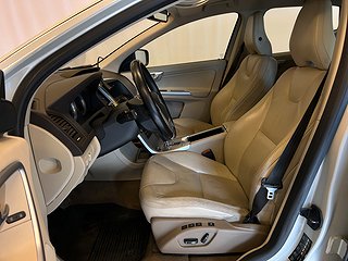 Volvo XC60 D5 AWD Summum Dragkrok/Skinn/D-Värm/SoV/P-sens