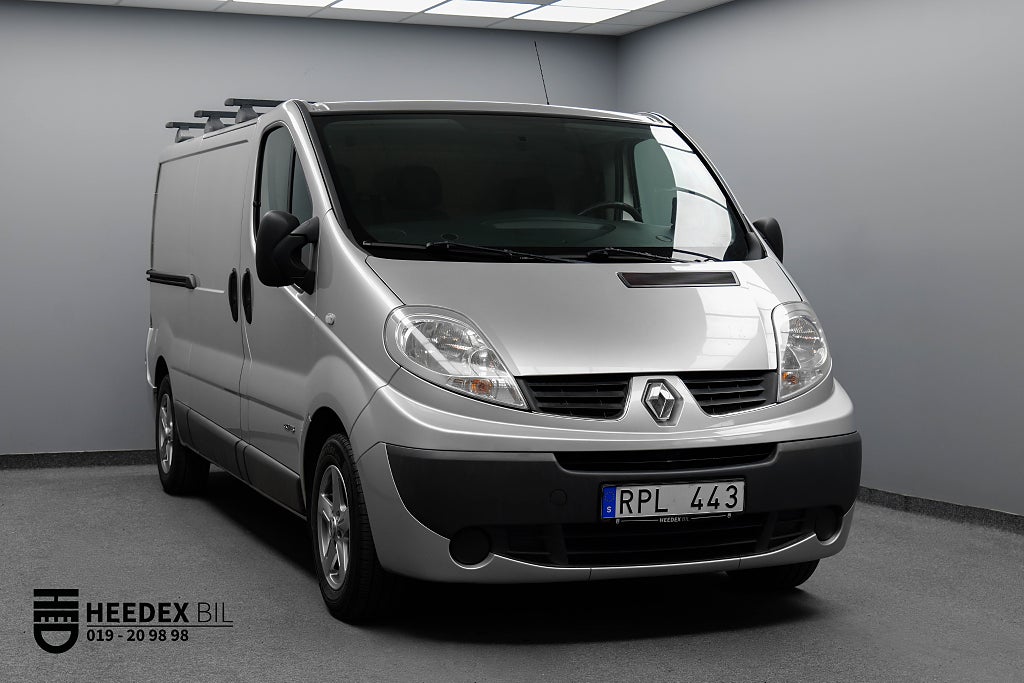 Renault trafic 2.9t 2.0 dCi 114hk 3-sits Värmare 1-ägare Drag Nybes 