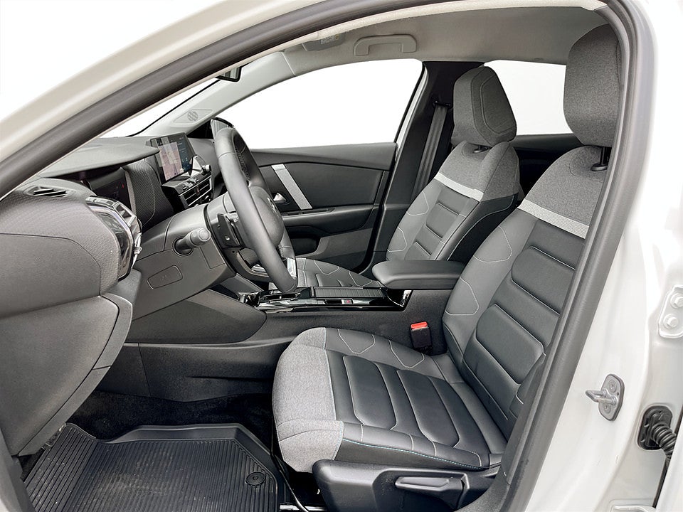 Bild på Citroën C4-X Shine 1.2 PT 130hk Aut B-KAMERA NAVI