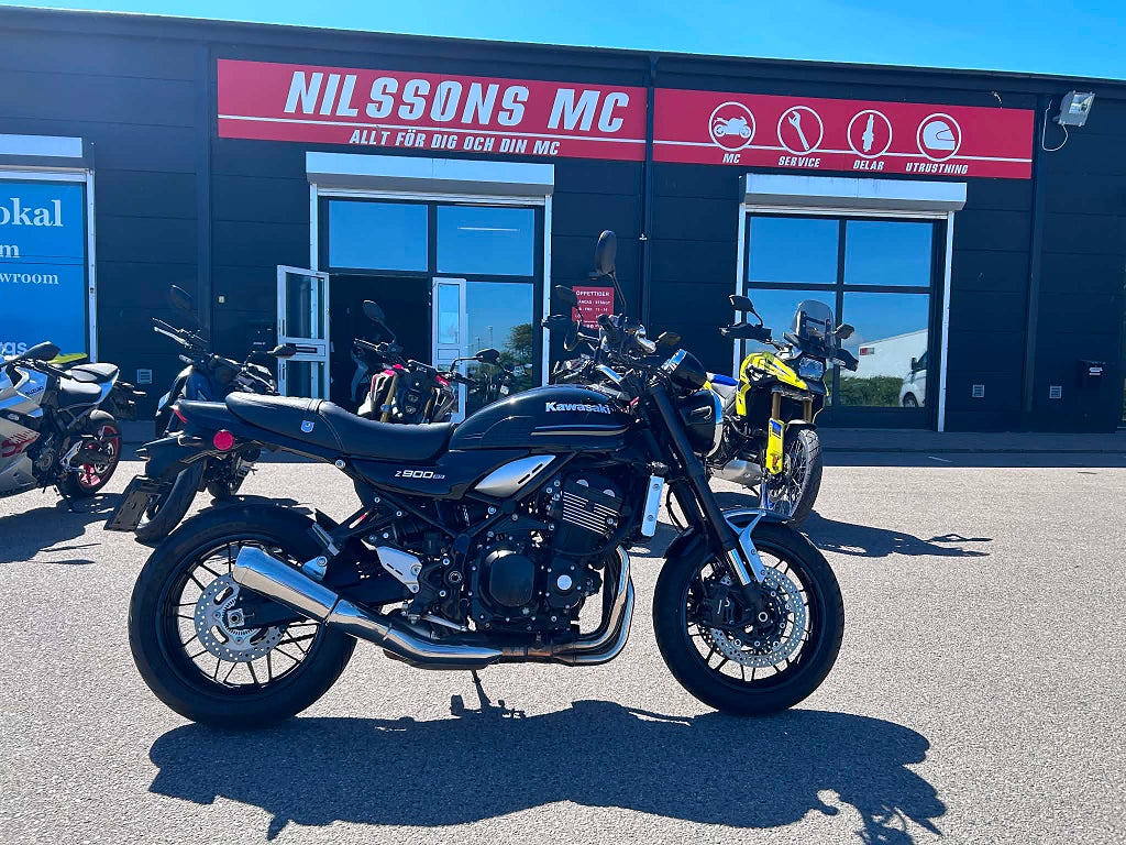 Kawasaki Z900RS 