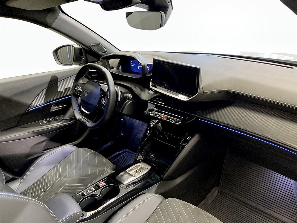 Bild på Peugeot 2008 GT 1.2 PT 130hk Aut - 360-KAMERA, CARPLAY, NAVI