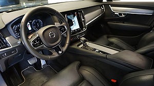 En Volvo S90 från 2020 finns till försäljning via Bytbil. 