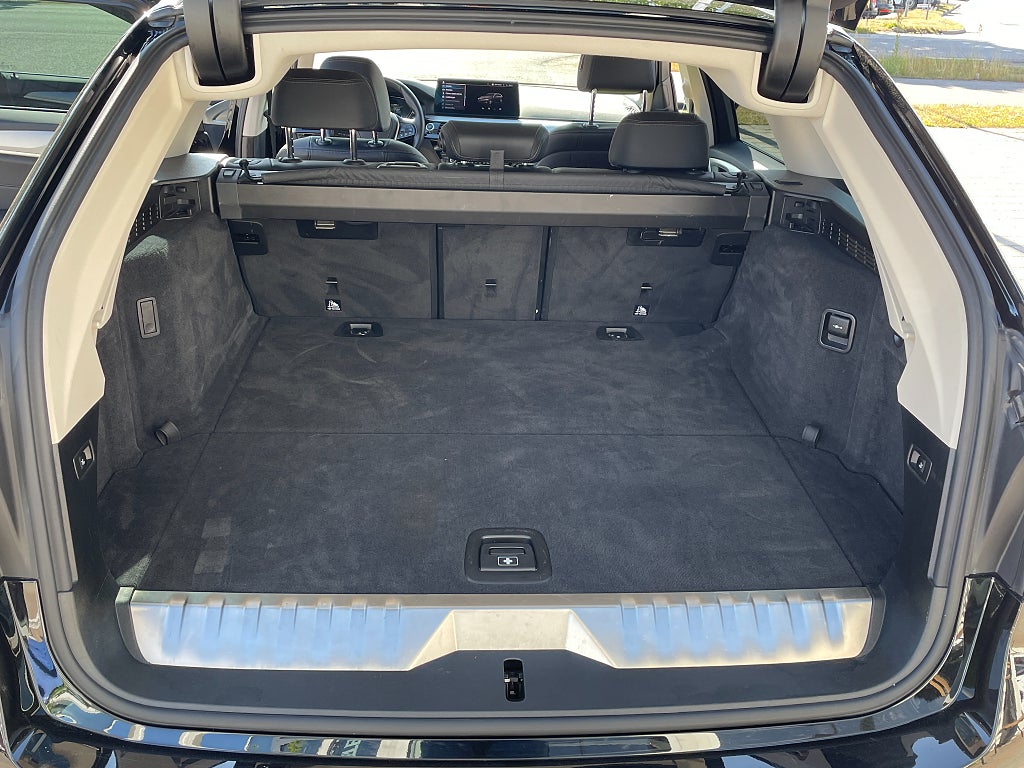 BMW 530e Touring 292 hk G31 LCI ENDAST 3.785 mil SKINN