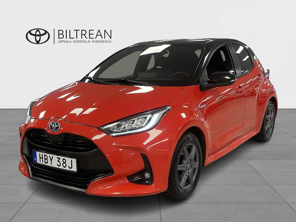 Toyota Yaris Hybrid Premiere Edition Vinterhjul motorvärmare