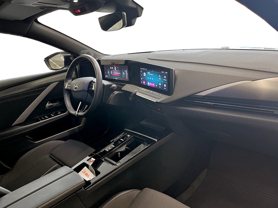 Bild på Opel Astra 5D GS 1.2 PT 130hk Aut 360-KAMERA RATTVÄRME