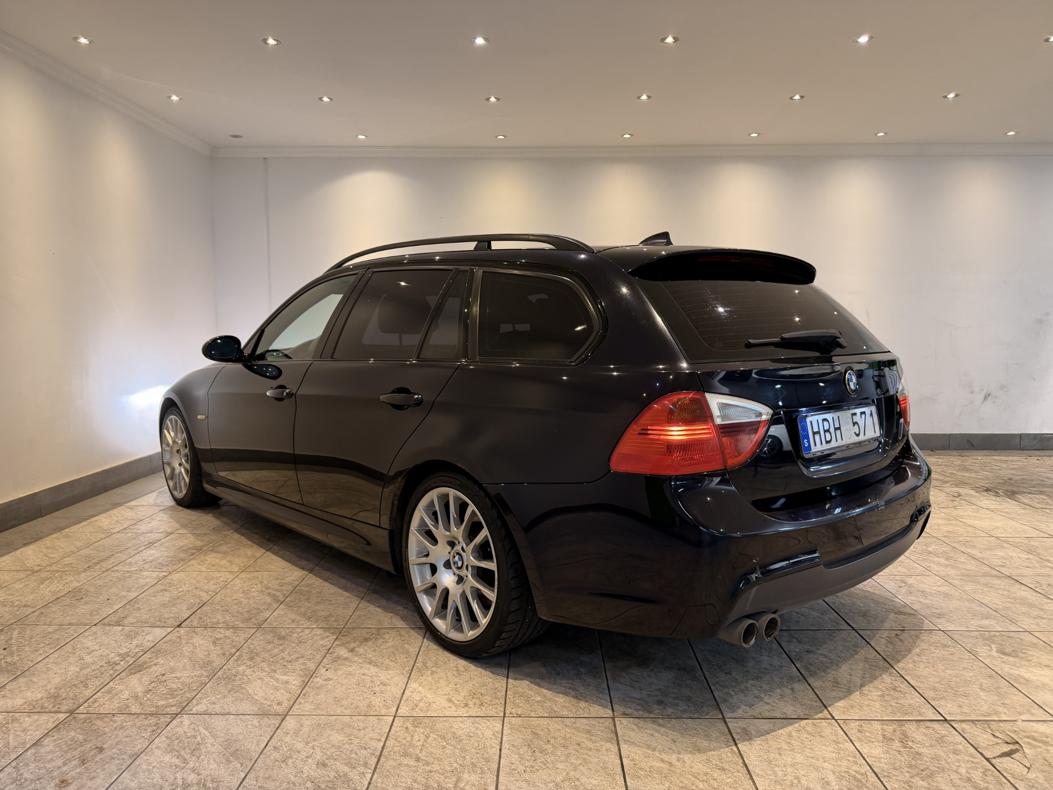 BMW 325 2008, kuva 2/43