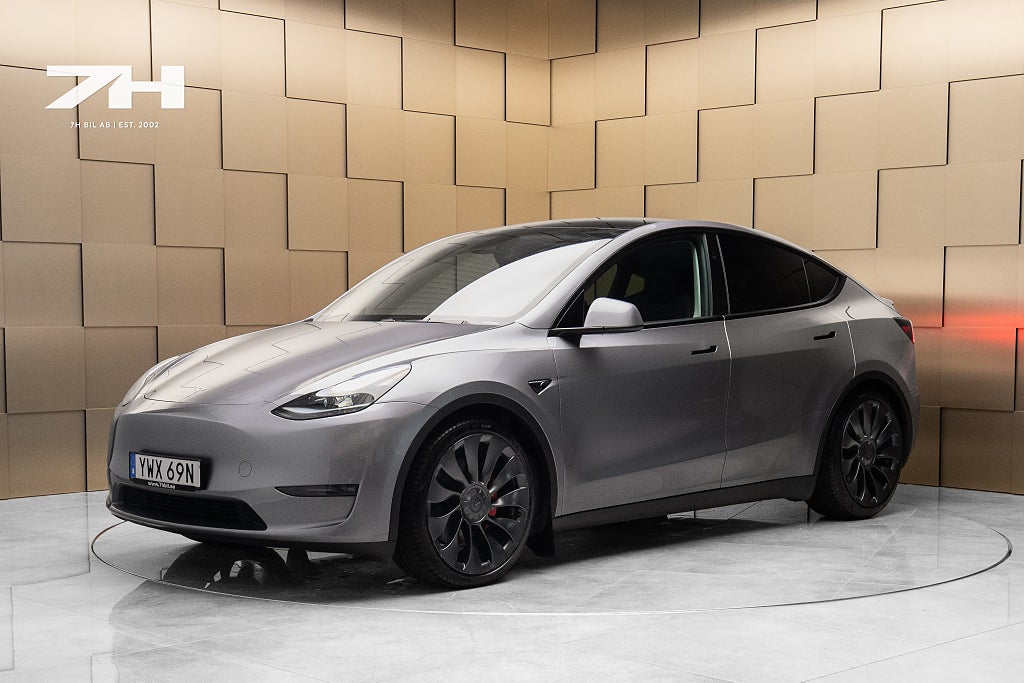Tesla Model Y Performance / Dragkrok / Autopilot