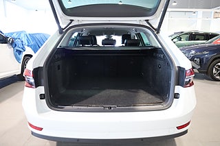 Kombi Skoda Superb 29 av 30