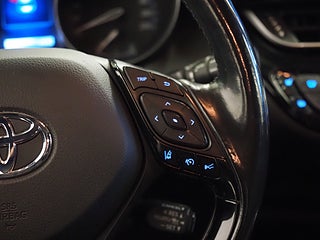 SUV Toyota C-HR 19 av 24