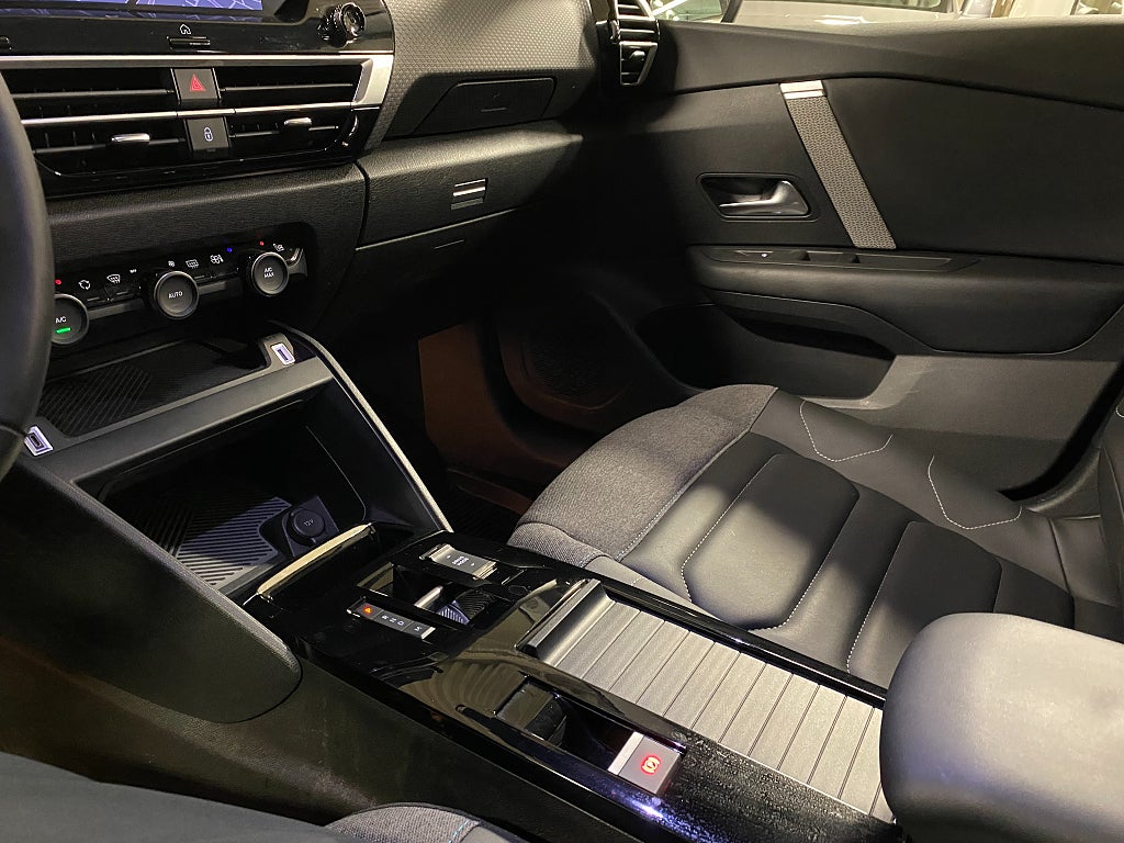 Bild på Citroën C4 X SHINE 1.2 PureTech 130hk AUT