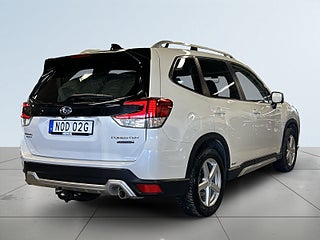 Subaru Forester e-Boxer XFuel Lineartronic MOMS/1-Ägare/Drag/S&V-Däck – bild 6
