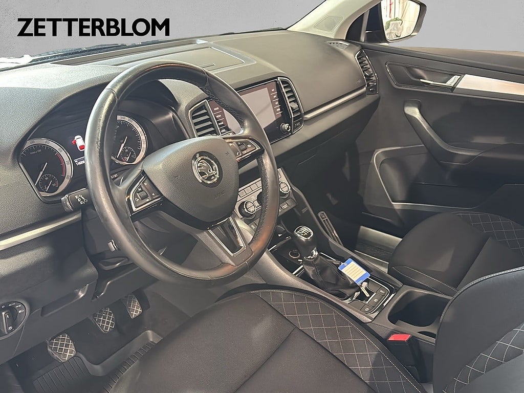 SUV Skoda Karoq 8 av 15