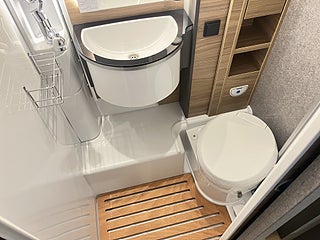 Husbil-halvintegrerad Dethleffs GLOBEBUS PERFORMANCE 4X4 T46 20 av 30