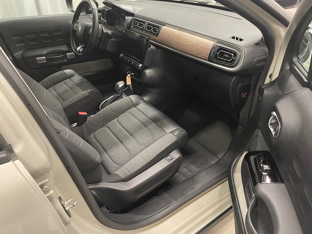 Citroën C3 Shine 1.2 110hk Aut thumbnail