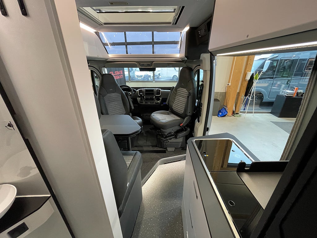 Adria Twin Supreme 640 SGX /ALDE/Automat/Höj & sänkbar säng/ - Adria