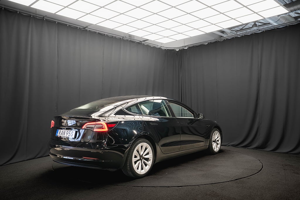 Tesla Model 3 Standard Range DRAG 19'' PANO LÄDER 1-ÄGARE MOMS