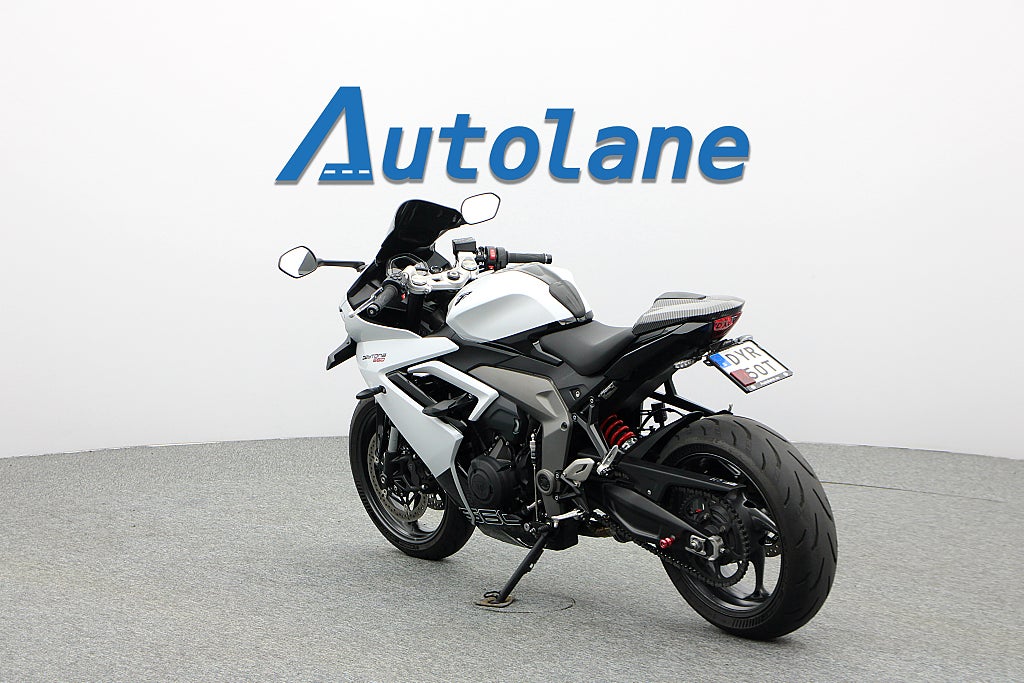 Triumph Daytona 660 *Black Widow Helsystem Quickshifter