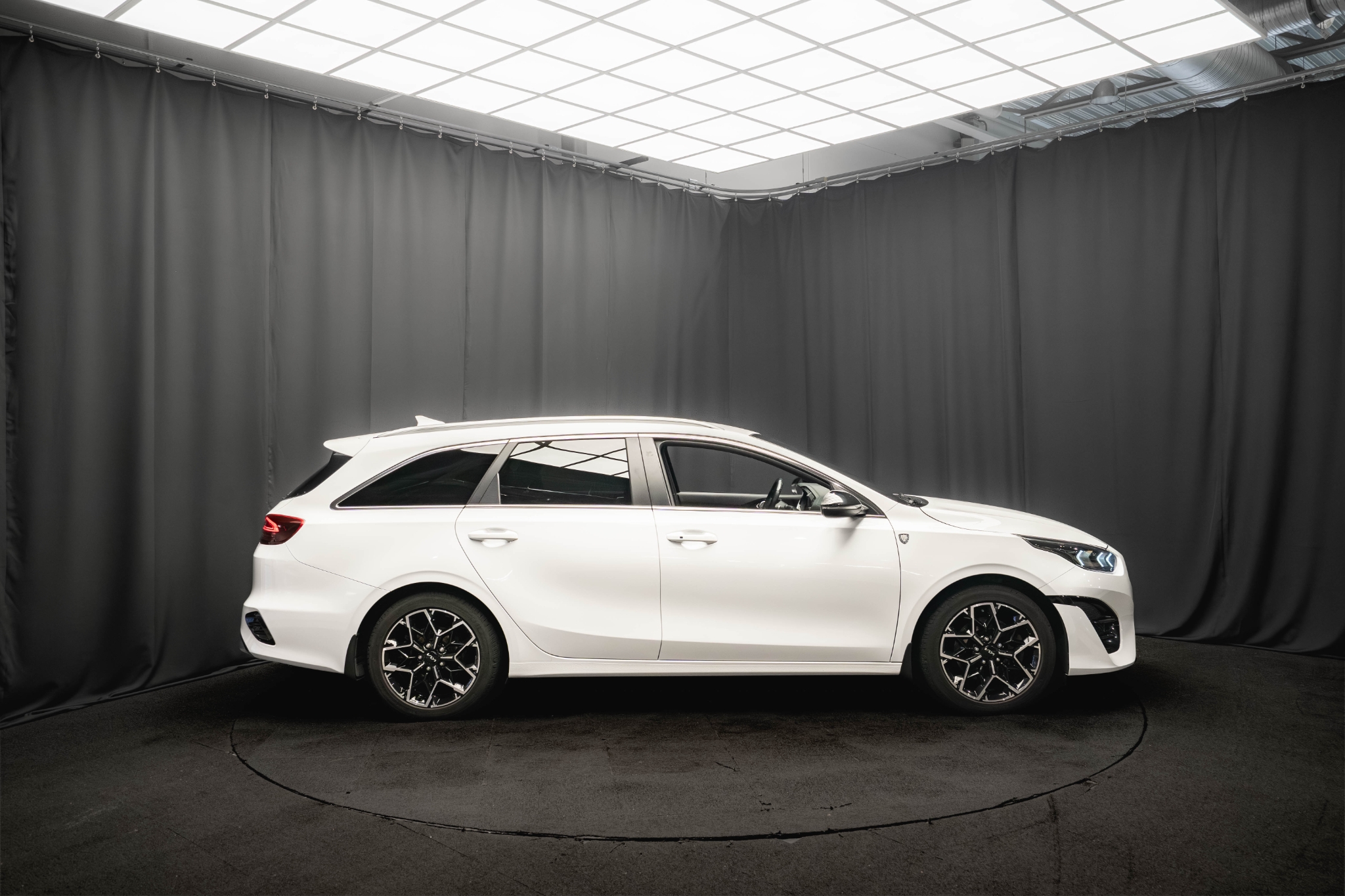 Kia Ceed 1.5 T-GDI GT-Line 2022, bild 5/45