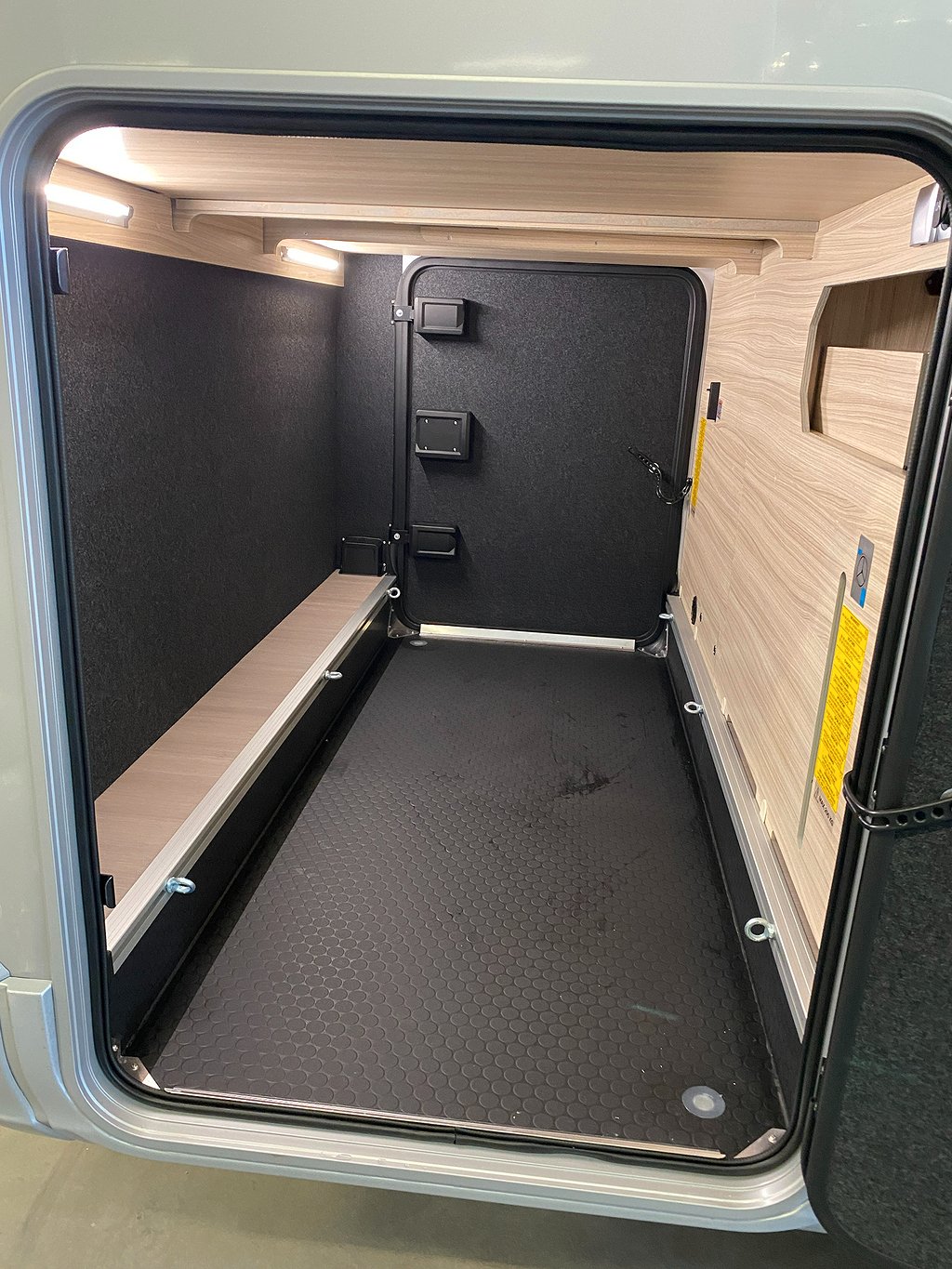 Adria Compact Supreme DL / B-körkort / Automat / Låg skatt - Adria