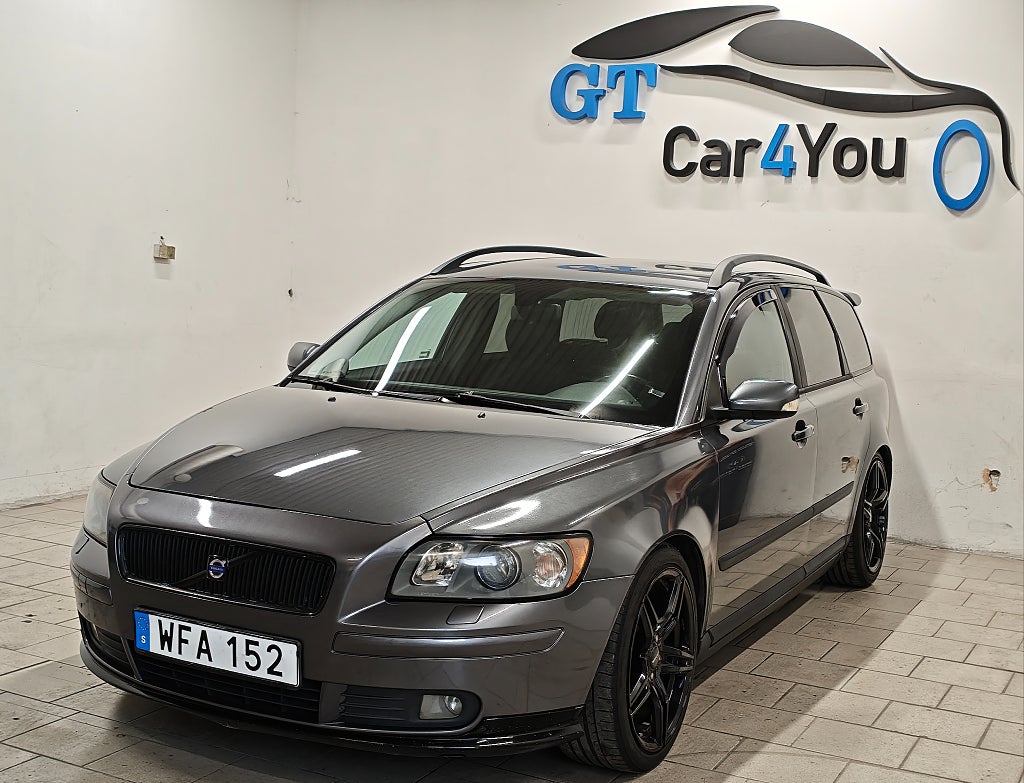 Volvo V50 T5 Kinetic Nybesiktigad/ Nyservad/ 270hk