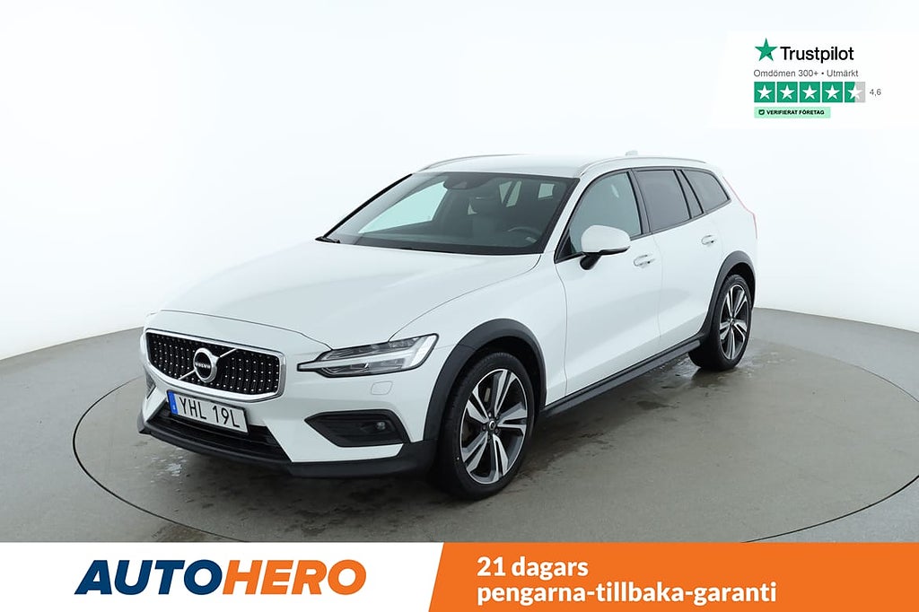 Volvo V60 Cross Country D4 Advanced / Värmare, VOC, BLIS, CarPlay, Dragk...