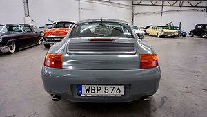 Den här Porsche 911 från 996-generationen importerades från Storbritannien år 2004. 