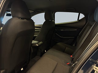Mazda 3 Hatchback 2.0/SoV-Däck/B-Kamera/MoK/Psens/HuD/Ad.Fart – bild 13
