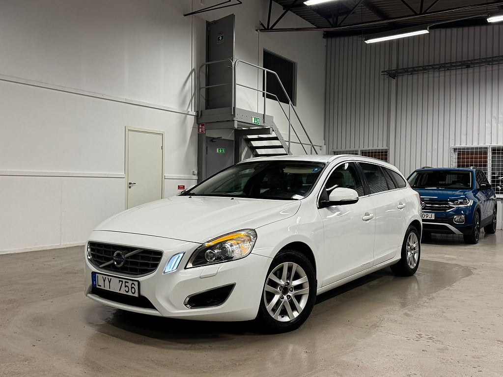 Volvo V60 D2 Summum 115hk 2012/DRAGKROK/MOTORVÄRMARE