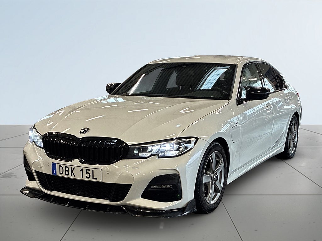 BMW 330e