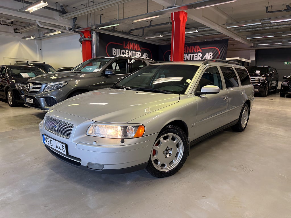 Volvo V70 2.5T Automat Ny besiktad Dragkrok 210hk 