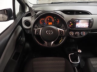 Halvkombi Toyota Yaris 12 av 19
