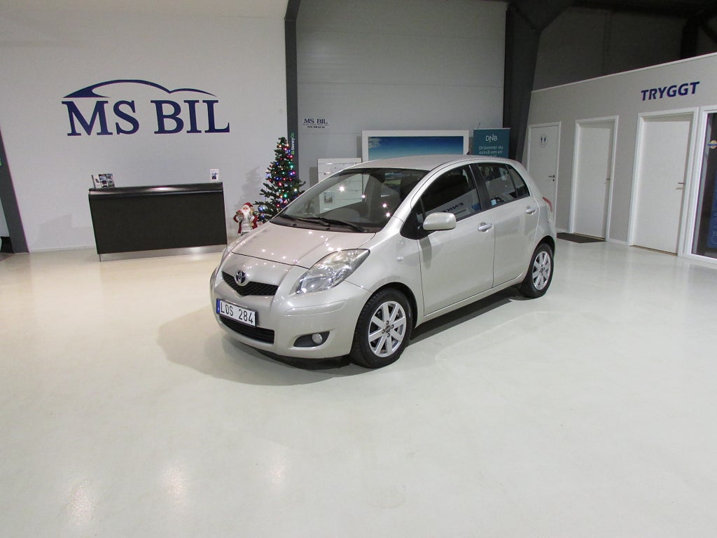 Toyota Yaris 5-dörrar 1.33 Dual VVT-i Euro 5 NY BESIKTAT 