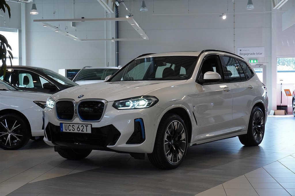 BMW iX3 M Sport Charged Plus Panorama Harman Kardon Navi Dragkrok Drivin