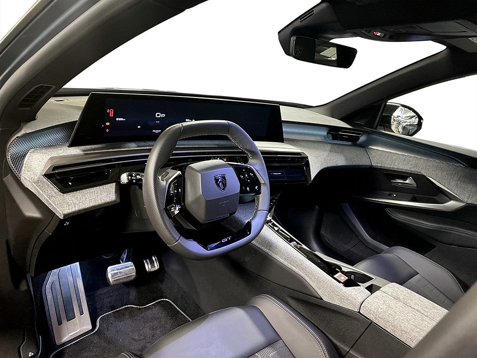 Bild på Peugeot 5008 GT Hybrid 145hk Aut 7-SITS B-KAMERA CARPLAY