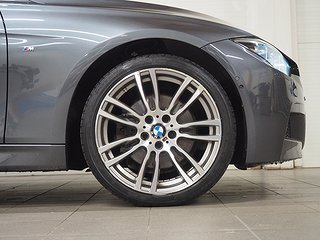 Sedan BMW 330 7 av 26