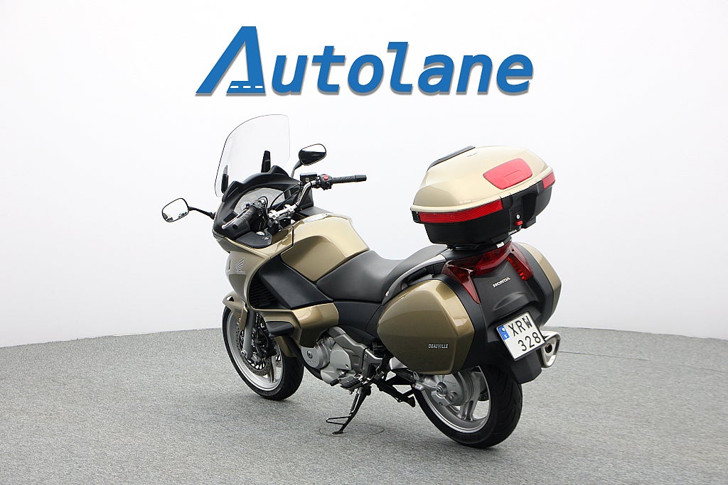 Honda NT700VA Deauville *ABS Nyservad Nya Däck